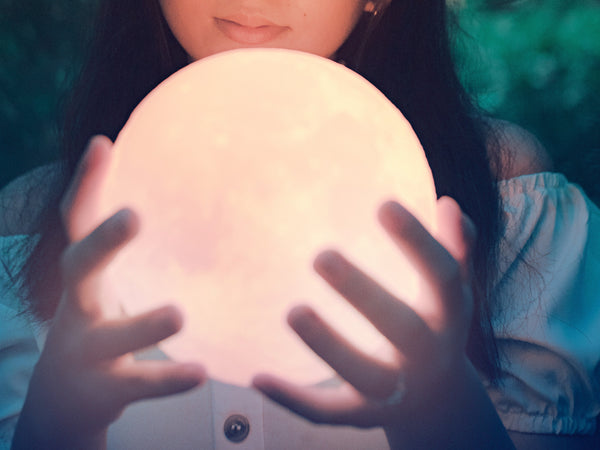 5 Best Crystals To Work With The Moon